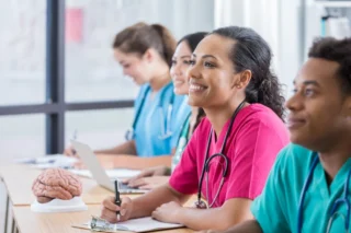 How to Choose a Nursing School for Your Career Goals